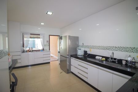 Casa para alugar com 700m², 5 quartos e 14 vagasCozinha