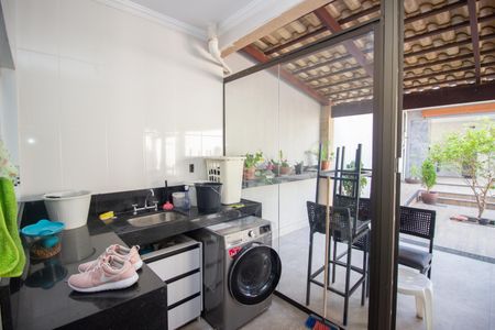 Casa para alugar com 700m², 5 quartos e 14 vagasÁrea de Serviço