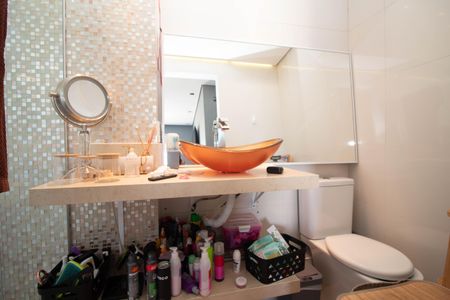 Apartamento à venda com 71m², 2 quartos e 1 vagaBanheiro da Suíte