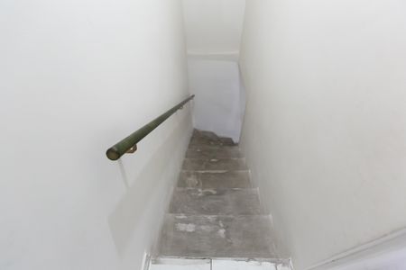 Casa à venda com 200m², 2 quartos e 1 vaga Casa à venda com 200m², 2 quartos e 1 vagaEscada