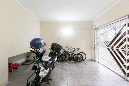 Casa à venda com 200m², 2 quartos e 1 vaga Casa à venda com 200m², 2 quartos e 1 vagaGaragem