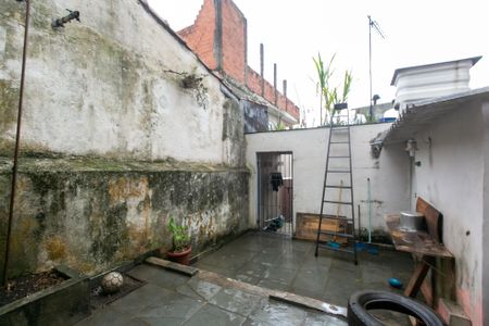 Casa à venda com 200m², 2 quartos e 1 vaga Casa à venda com 200m², 2 quartos e 1 vagaQuintal