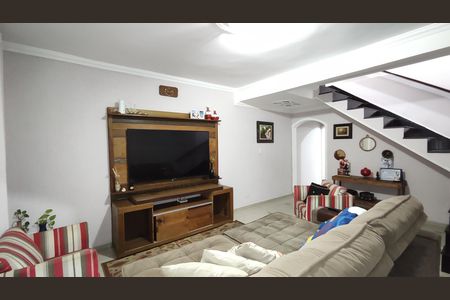 Casa para alugar com 290m², 4 quartos e 2 vagasSala 