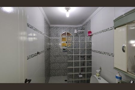 Casa para alugar com 290m², 4 quartos e 2 vagasBanheiro social