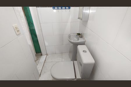 Casa para alugar com 290m², 4 quartos e 2 vagasBanheiro do porão