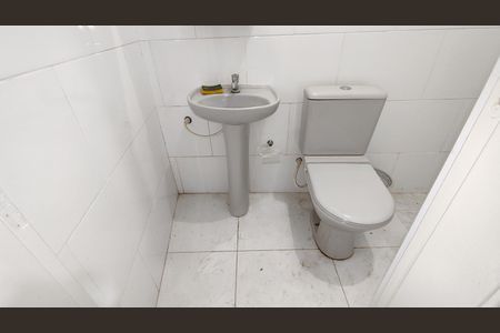 Casa para alugar com 290m², 4 quartos e 2 vagasBanheiro do porão