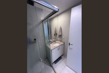 Banheiro de kitnet/studio para alugar com 1 quarto, 37m² em Brooklin, São Paulo