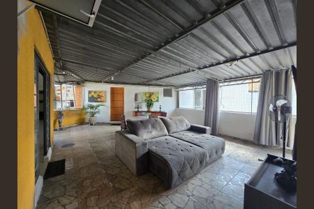 Casa à venda com 157m², 3 quartos e 3 vagas Casa à venda com 157m², 3 quartos e 3 vagasSala
