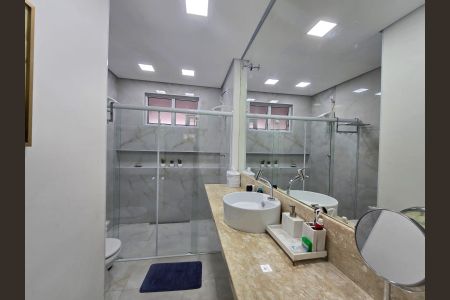 Casa à venda com 157m², 3 quartos e 3 vagas Casa à venda com 157m², 3 quartos e 3 vagasBanheiro 1