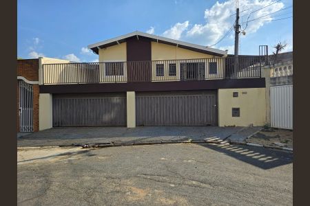 Casa à venda com 157m², 3 quartos e 3 vagas Casa à venda com 157m², 3 quartos e 3 vagasFachada