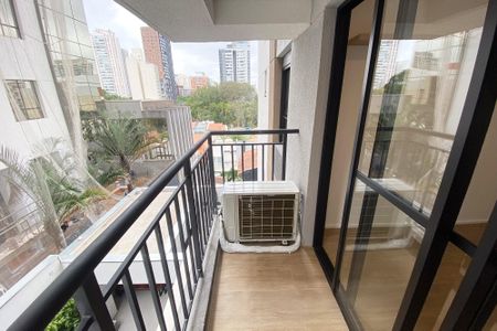 Varanda de kitnet/studio para alugar com 1 quarto, 29m² em Pinheiros, São Paulo