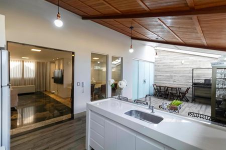 Casa de condomínio à venda com 124m², 3 quartos e 2 vagasCozinha e Área de Serviço