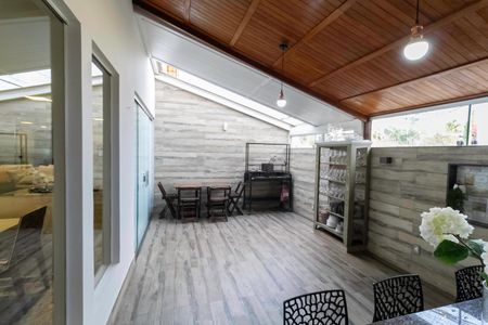 Casa de condomínio à venda com 124m², 3 quartos e 2 vagasCozinha e Área de Serviço