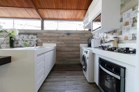 Casa de condomínio à venda com 124m², 3 quartos e 2 vagasCozinha e Área de Serviço