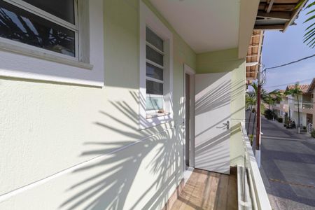 Casa de condomínio à venda com 124m², 3 quartos e 2 vagasVaranda