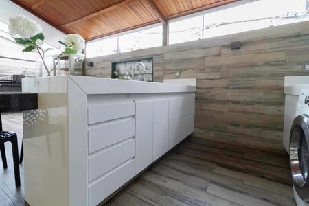 Casa de condomínio à venda com 124m², 3 quartos e 2 vagasCozinha e Área de Serviço