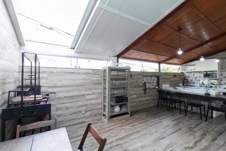 Casa de condomínio à venda com 124m², 3 quartos e 2 vagasCozinha e Área de Serviço