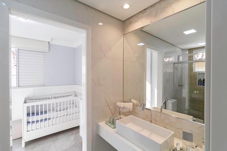 Casa de condomínio à venda com 124m², 3 quartos e 2 vagasBanheiro das semi suíte 1 e 2