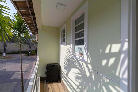 Casa de condomínio à venda com 124m², 3 quartos e 2 vagasVaranda