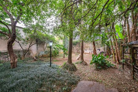 Casa à venda com 210m², 3 quartos e 4 vagas Casa à venda com 210m², 3 quartos e 4 vagasJardim