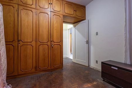 Casa à venda com 210m², 3 quartos e 4 vagas Casa à venda com 210m², 3 quartos e 4 vagasQuarto 3