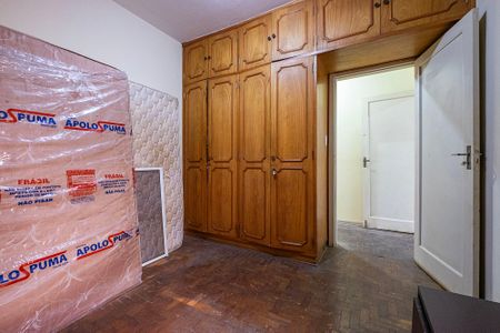 Casa à venda com 210m², 3 quartos e 4 vagas Casa à venda com 210m², 3 quartos e 4 vagasQuarto 3