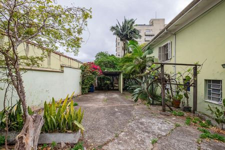 Casa à venda com 210m², 3 quartos e 4 vagas Casa à venda com 210m², 3 quartos e 4 vagasJardim