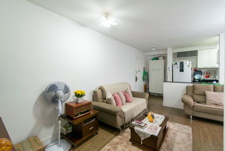 Sala de apartamento para alugar com 2 quartos, 66m² em Jardim Santo Antoninho, São Paulo