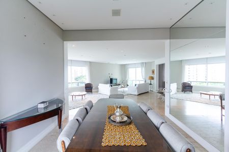 Apartamento à venda com 245m², 2 quartos e 4 vagasSala