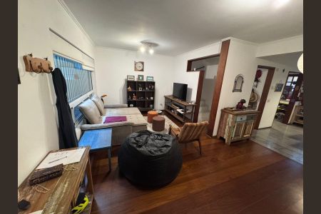 Casa à venda com 3 quartos, 250m² em Jardim Rizzo, São Paulo