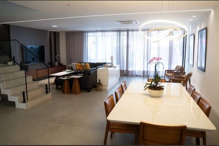 Casa à venda com 483m², 6 quartos e 3 vagas