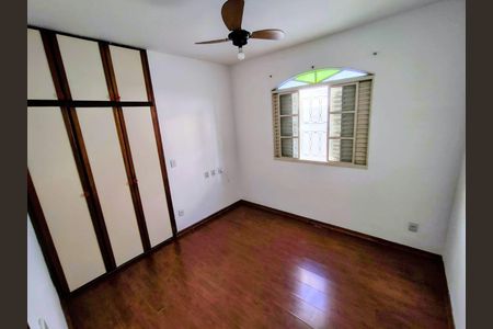 Casa à venda com 3 quartos, 209m² em Alto Barroca, Belo Horizonte
