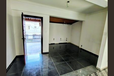 Casa à venda com 3 quartos, 209m² em Alto Barroca, Belo Horizonte