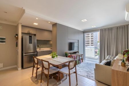 Apartamento à venda com 2 quartos, 72m² em Cambuí, Campinas