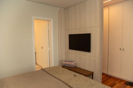 Apartamento à venda com 182m², 3 quartos e 3 vagas Apartamento à venda com 182m², 3 quartos e 3 vagasSuíte 1