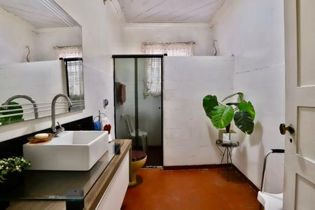 Casa à venda com 350m², 3 quartos e 4 vagasBanheiro