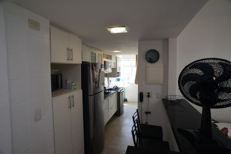 Cozinha de apartamento para alugar com 2 quartos, 68m² em Barra da Tijuca, Rio de Janeiro
