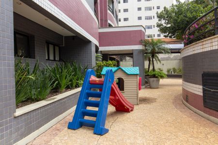 Apartamento para alugar com 63m², 2 quartos e 1 vaga Apartamento para alugar com 63m², 2 quartos e 1 vagaÁrea comum - Playground