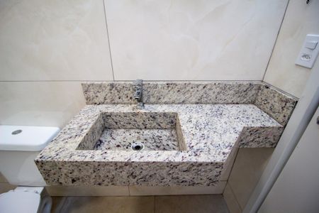 Casa de condomínio para alugar com 80m², 2 quartos e 1 vaga Casa de condomínio para alugar com 80m², 2 quartos e 1 vagaBanheiro