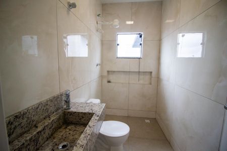 Banheiro da Suíte  de casa de condomínio para alugar com 2 quartos, 80m² em Vila Nova Sorocaba, Sorocaba