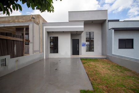 Casa de condomínio para alugar com 80m², 2 quartos e 1 vaga Casa de condomínio para alugar com 80m², 2 quartos e 1 vagaFachada