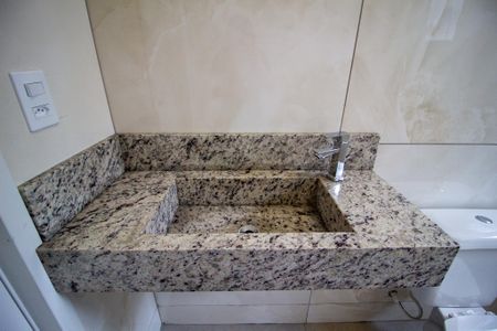 Casa de condomínio para alugar com 80m², 2 quartos e 1 vaga Casa de condomínio para alugar com 80m², 2 quartos e 1 vagaBanheiro da Suíte