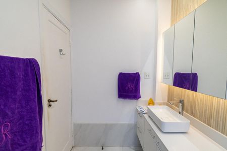 Apartamento à venda com 119m², 2 quartos e sem vaga Apartamento à venda com 119m², 2 quartos e sem vagaBanheiro Social