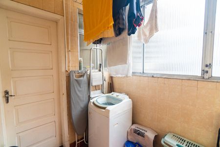 Apartamento à venda com 119m², 2 quartos e sem vaga Apartamento à venda com 119m², 2 quartos e sem vagaLavanderia