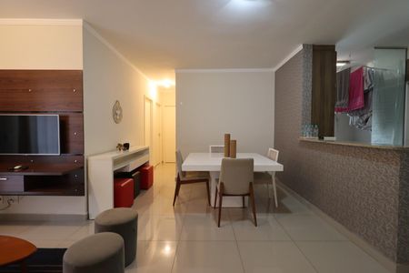 Apartamento para alugar com 76m², 3 quartos e 1 vagaSala