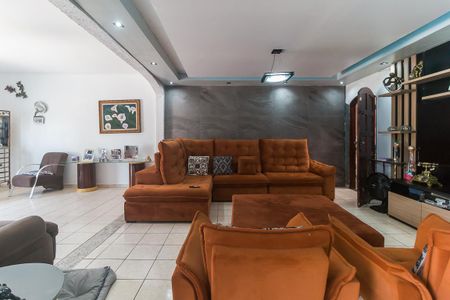 Casa para alugar com 420m², 4 quartos e 5 vagasSala