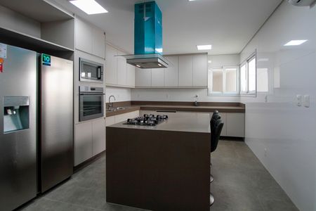 Casa de condomínio à venda com 850m², 4 quartos e 6 vagasCozinha