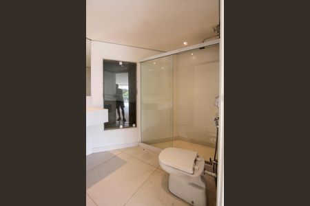 Casa de condomínio à venda com 850m², 4 quartos e 6 vagasBanheiro