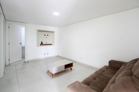 Casa de condomínio à venda com 850m², 4 quartos e 6 vagasApartamento de funcionário 