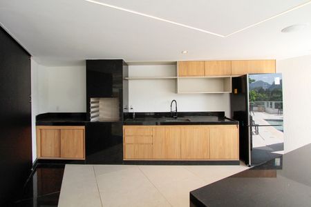 Casa de condomínio à venda com 850m², 4 quartos e 6 vagasChurrasqueira 